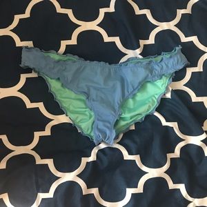 Cheeky ruffled bikini bottoms