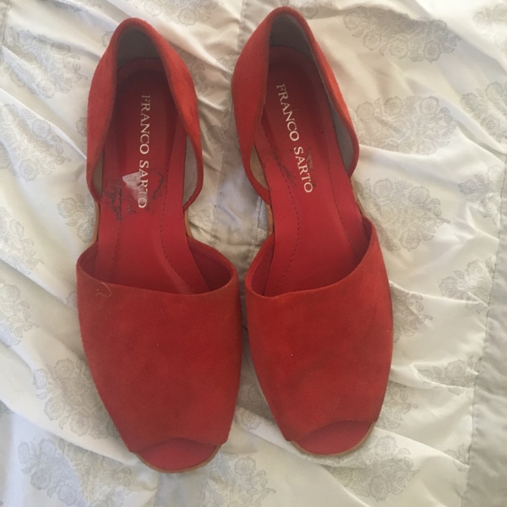 Red flat shoes