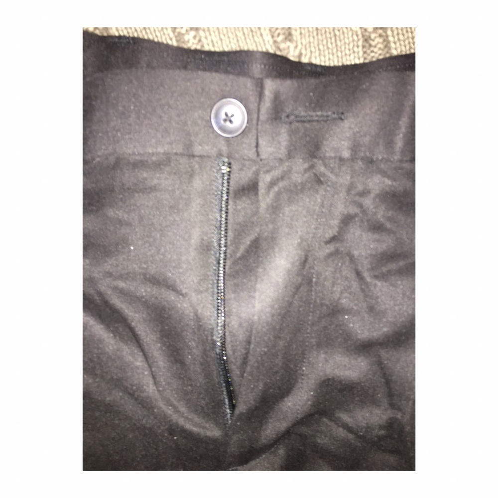 Men's Roundtree & Yorke easy care black shorts - Picture 2 of 3