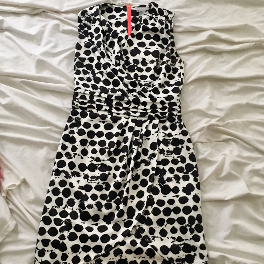 👗👠AWESOME H & M dress, black & white size 4!😘