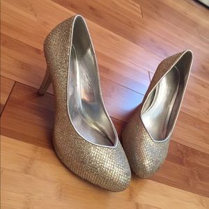 Aldo Silver heels size 6