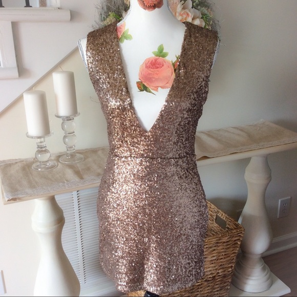 Tobi Dresses & Skirts - Tobi Gwyn Sequin Mini Dress