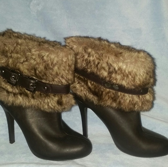 Brown boots - Picture 1 of 2
