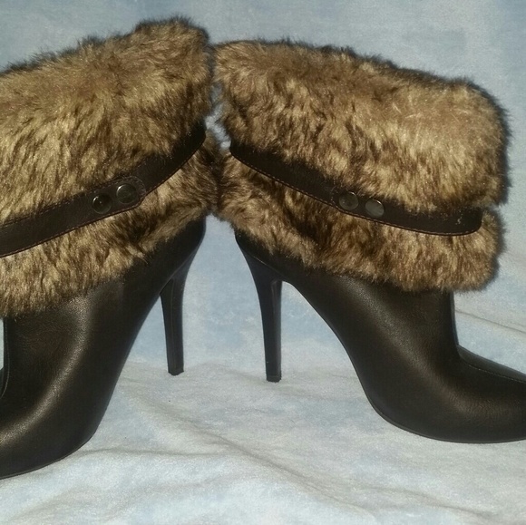 Brown boots - Picture 2 of 2