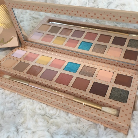 Kylie Cosmetics Other - Kylie Vacation Edition Eyeshadow
