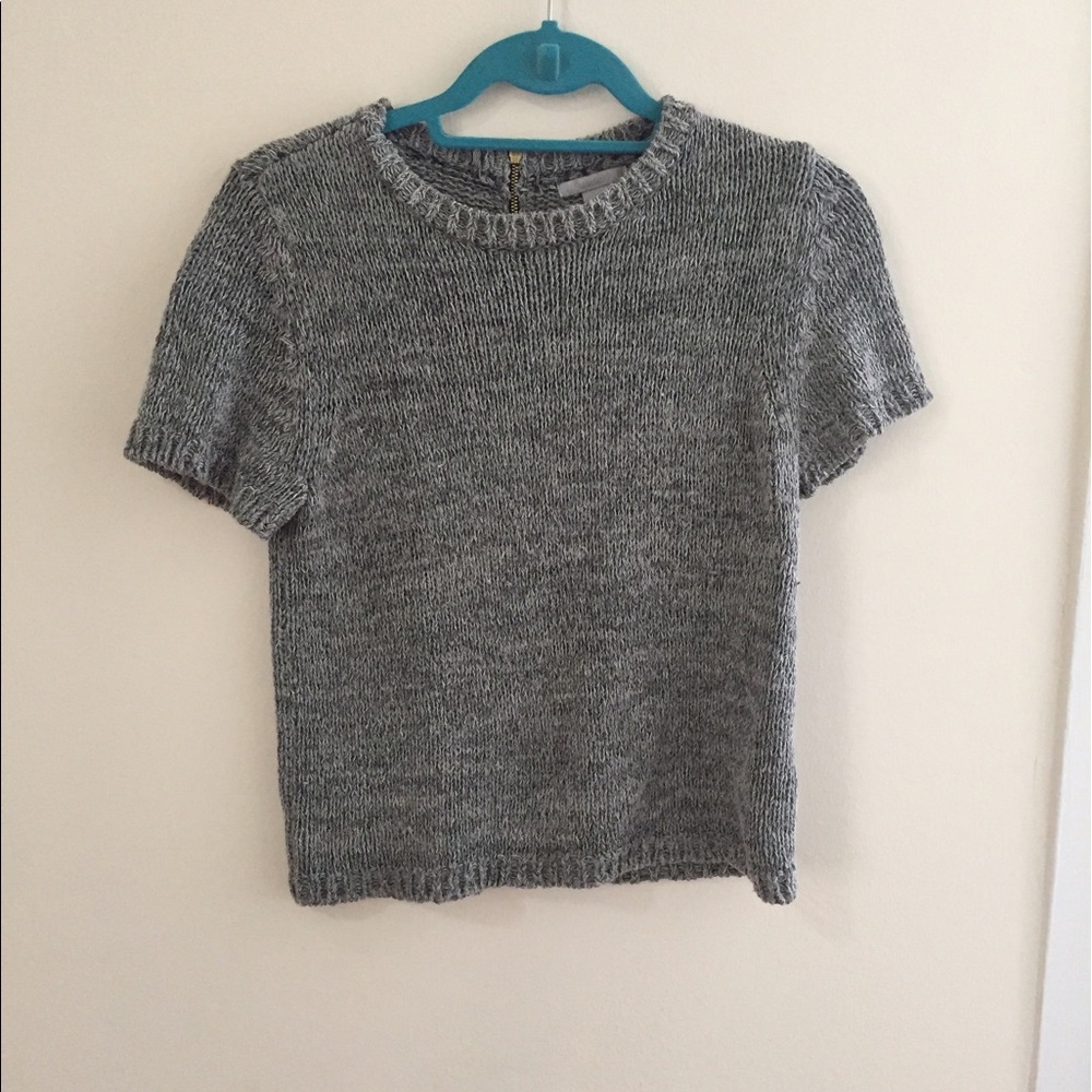 Short sleeve sweater shirt