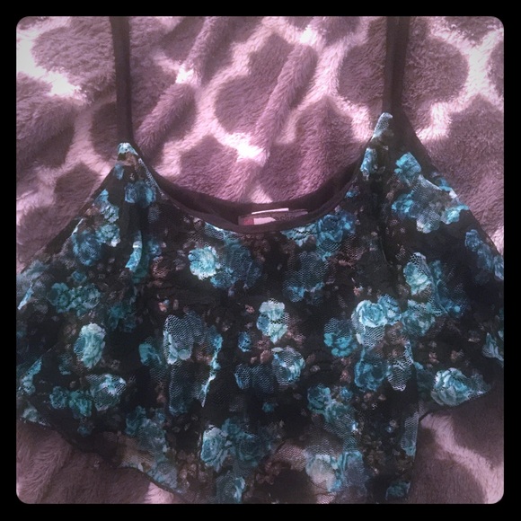 (S) Floral cropped top NWT - Picture 1 of 2