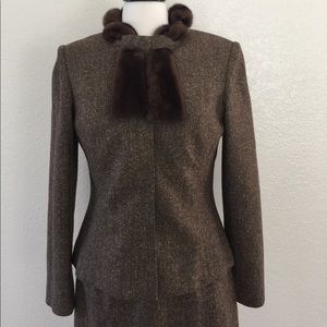 Travilla suit with fur collar