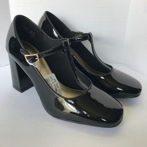 Fioni Patent Chunky Heel Close Toe T-Strap Sz 7.5