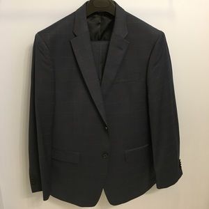 ‼️New! Tommy Hilfiger men's suit. Size 40R‼️