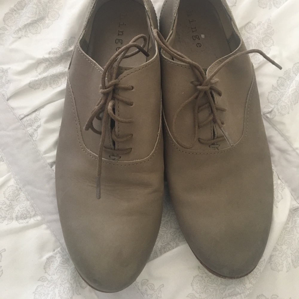 Flat shoes