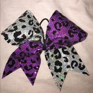 Cheer bow