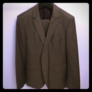 Hugo Boss men's suit size 40R