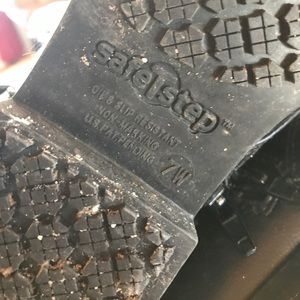 Serve safe work combat style boots!