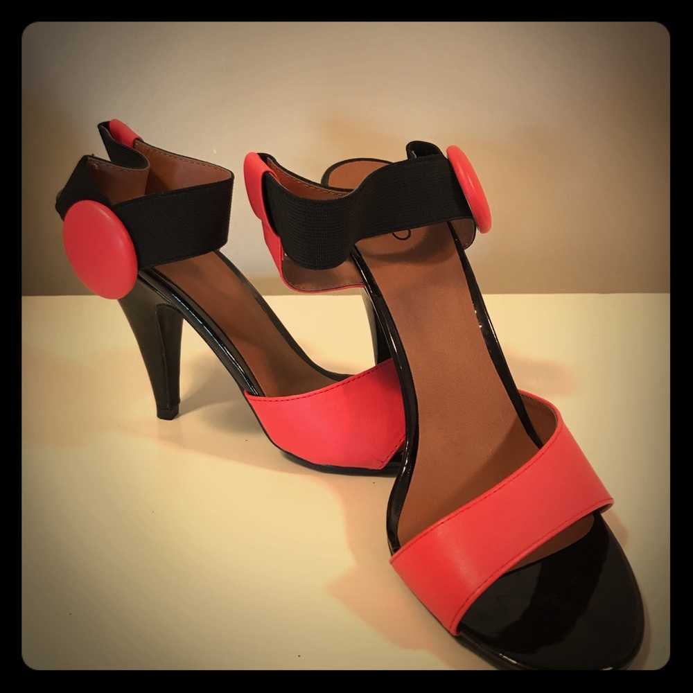 Cato NEVER worn super cute coral and black heels.