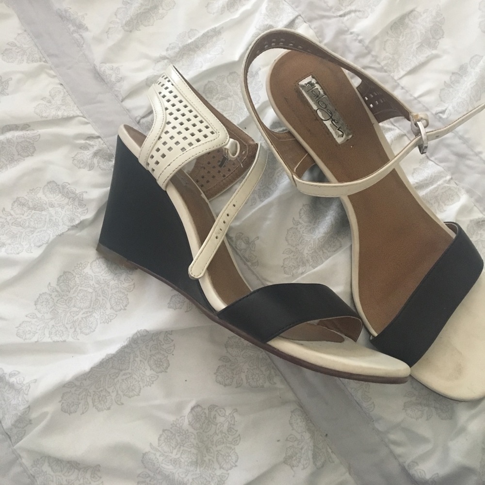 Shoes - Picture 2 of 4