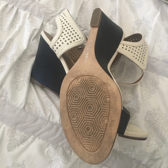 Shoes - Picture 4 of 4