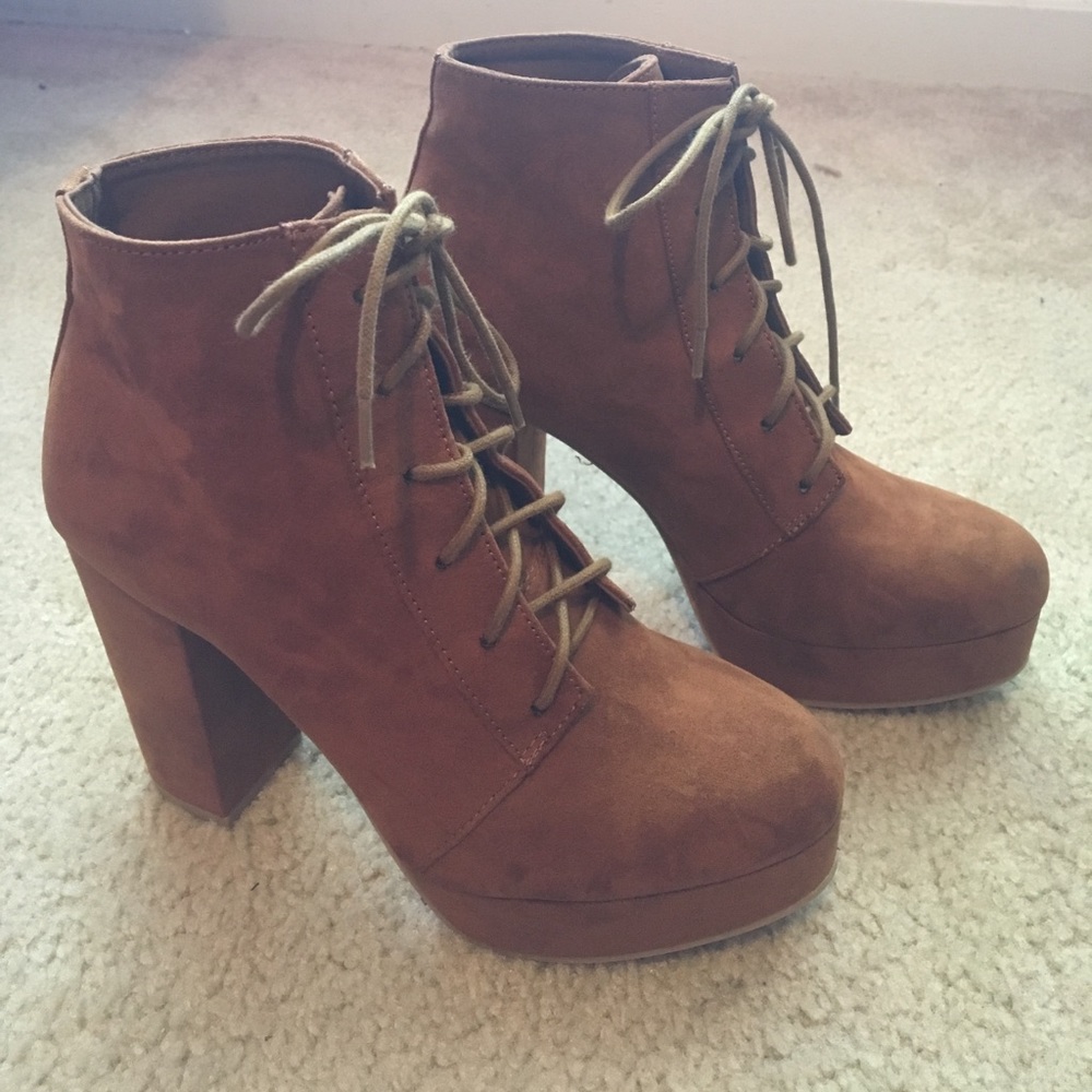 Brown lace up booties - Picture 3 of 5