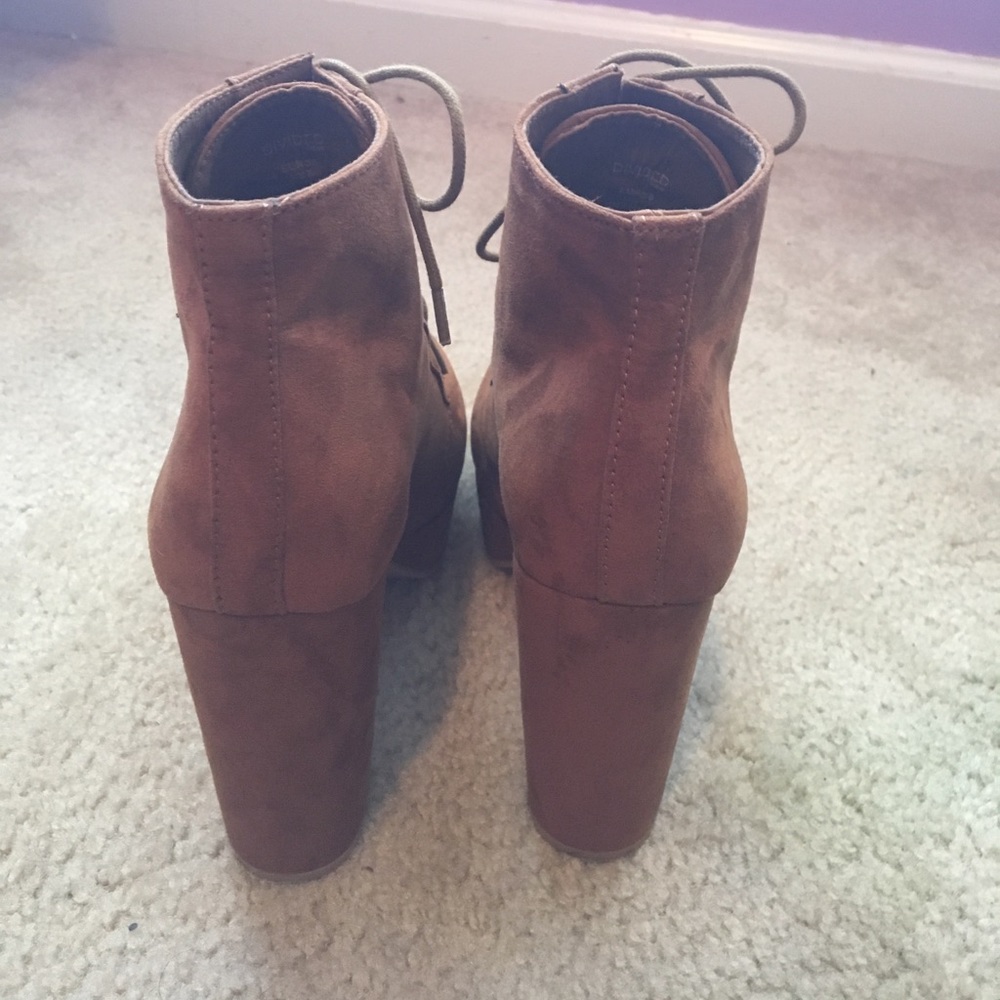 Brown lace up booties - Picture 5 of 5