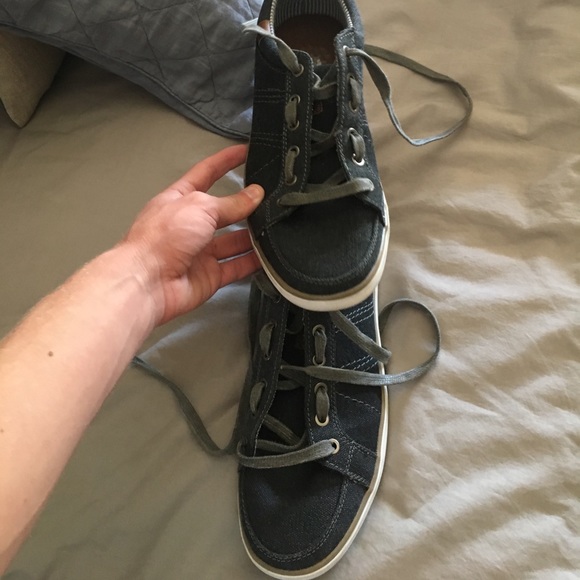 One of a kind shoes - Picture 3 of 3