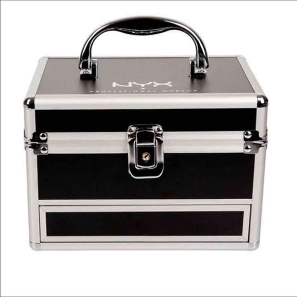 Small limited edition NYX train case - Picture 1 of 2
