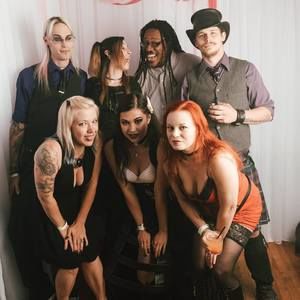 Meet your Posher, Christopher