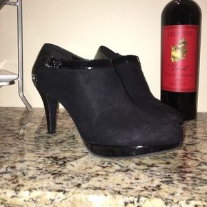 Bandolino ankle booties