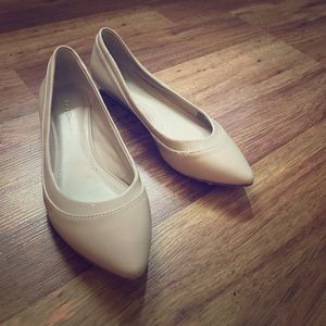 BCBG nude flats
