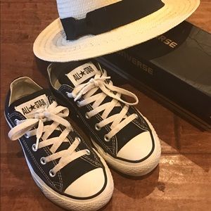 Black Converse Size 6 Women's 4 Men's