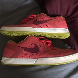 Nike SB size 10.5 red/white