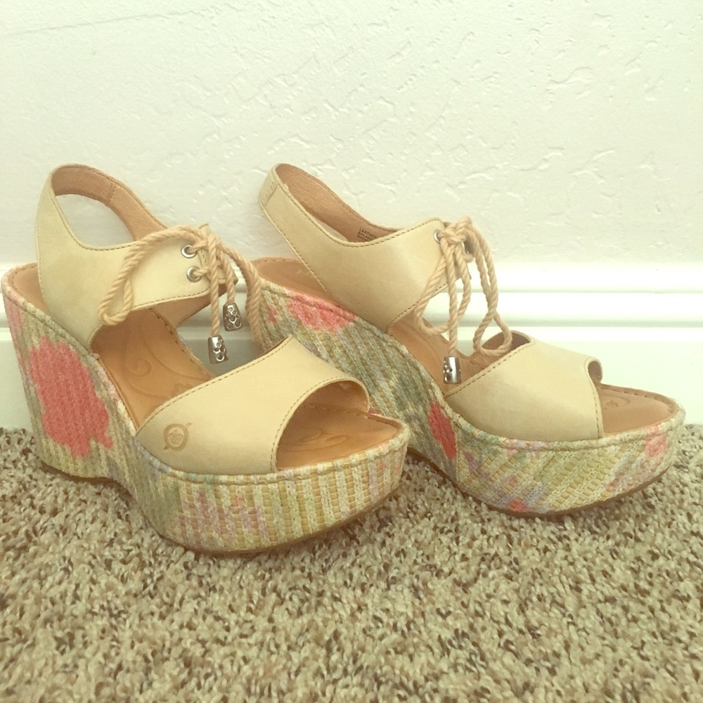 Børn size 8 Flower Platform Wedges
