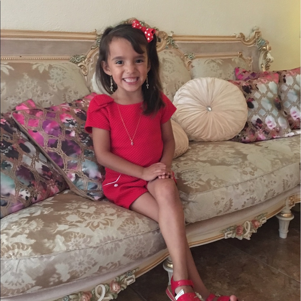 Meet your Posher, Alma