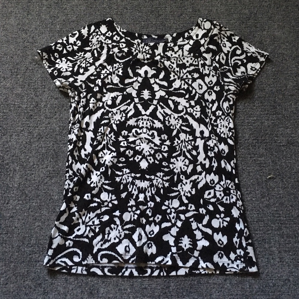 Jones New York cotton crew neckline shirt