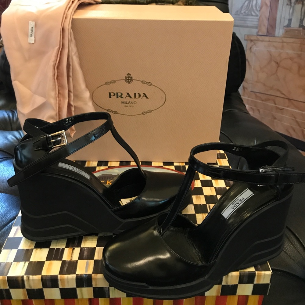 🌹PRADA (NWT) HEELS