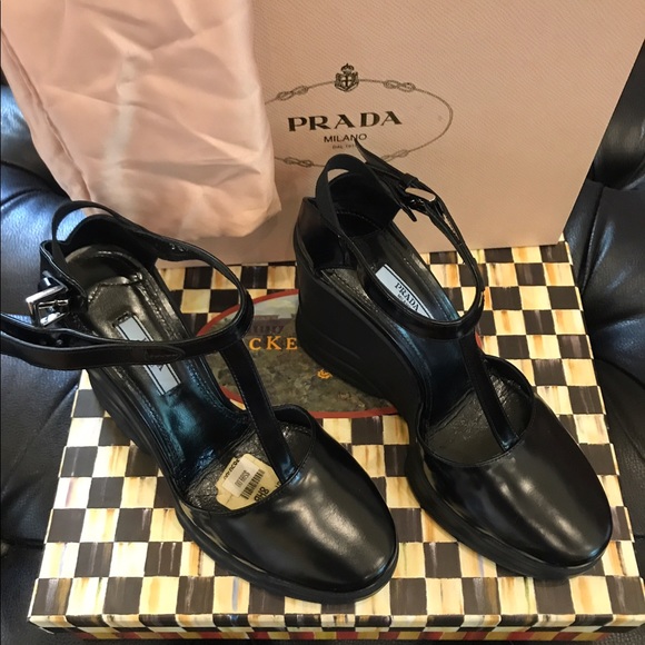 🌹PRADA (NWT) HEELS - Picture 2 of 8
