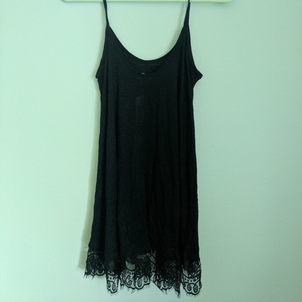Black lace hem tank