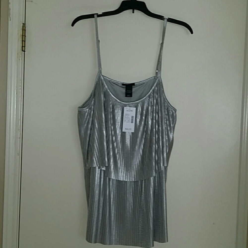Swing layered top