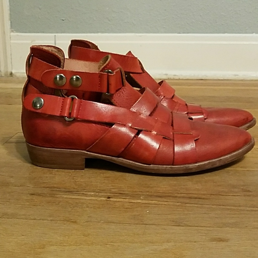 FREE PEOPLE red leather bootie