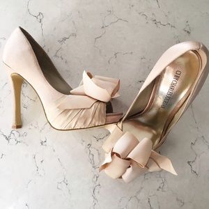Formal Gold Bow Heels
