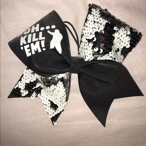 Cheer bow