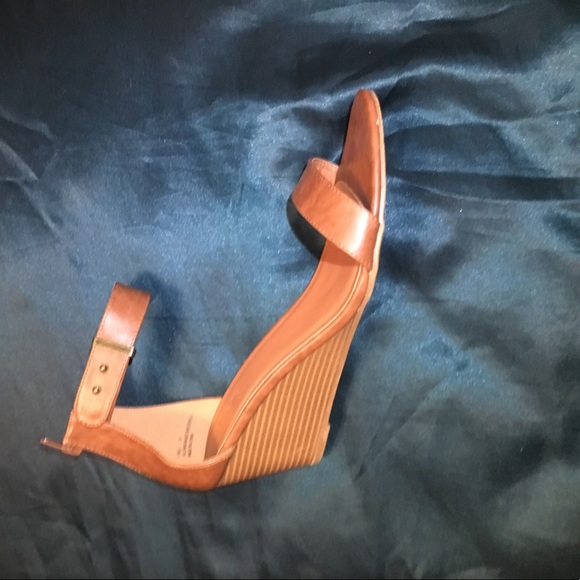 Shoes - Picture 2 of 4