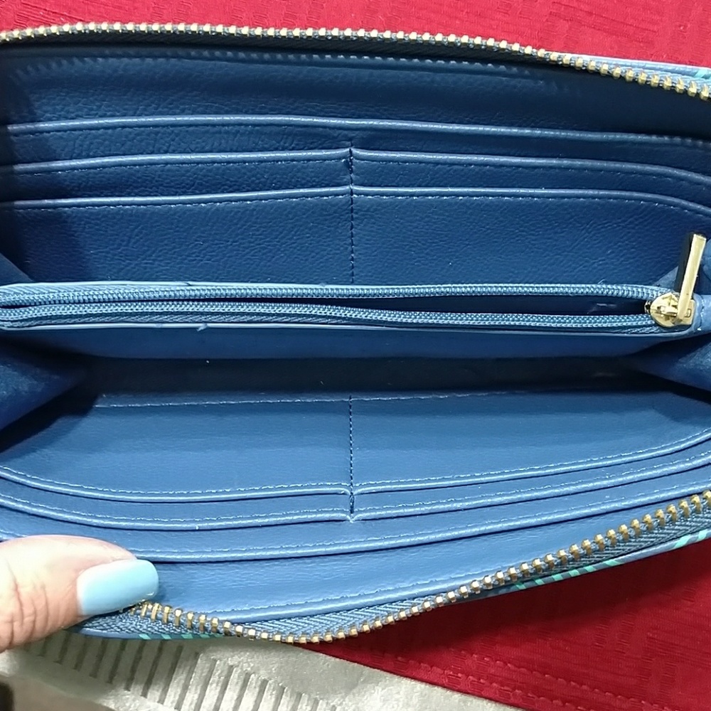 Target wallet - Picture 2 of 2