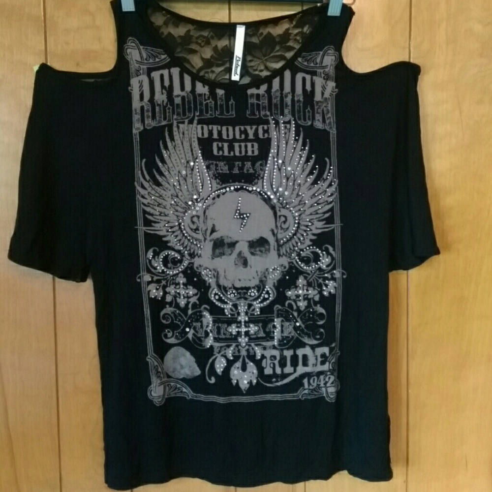 Cold shoulder top