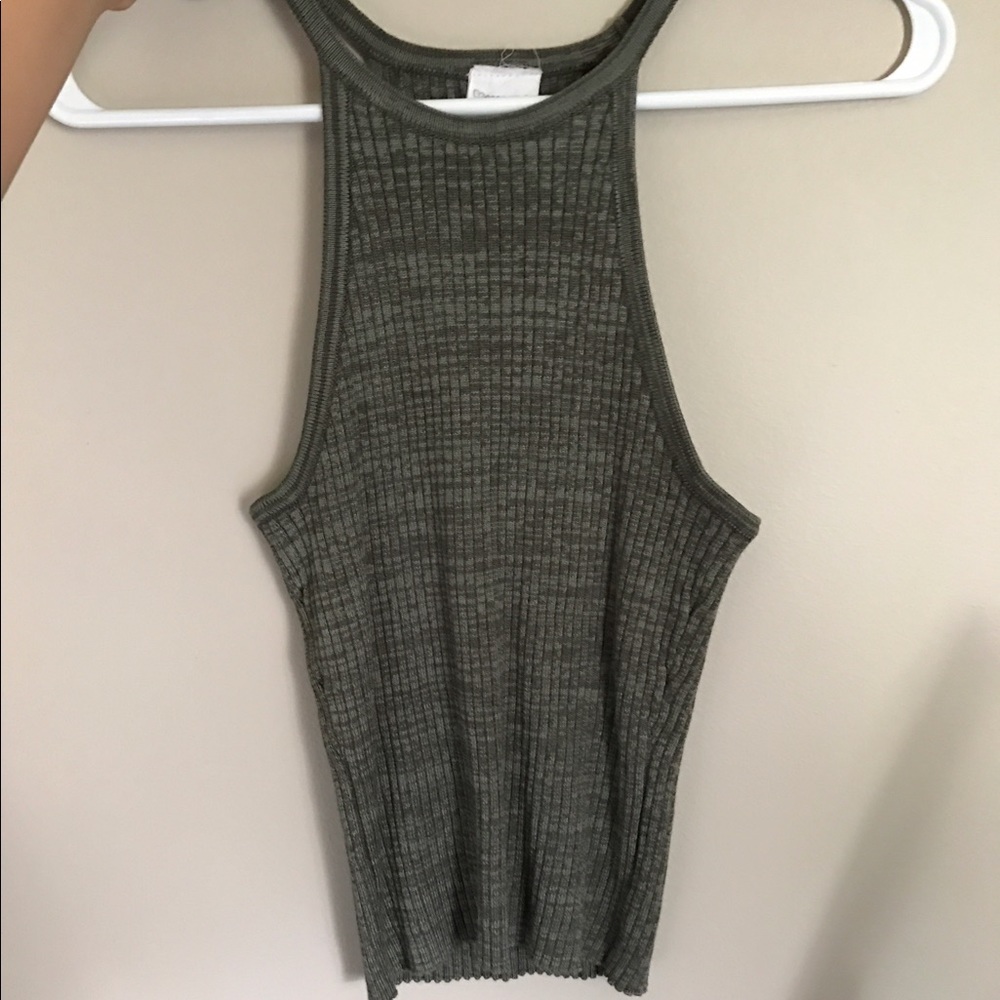 Olive green ribbed sweater crop top!