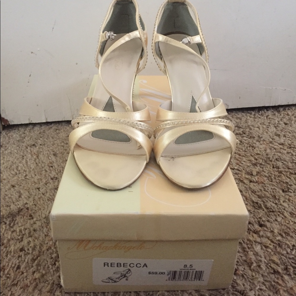 Strappy heel sandal