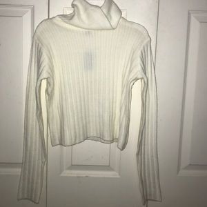 Turtle neck crop top sweater