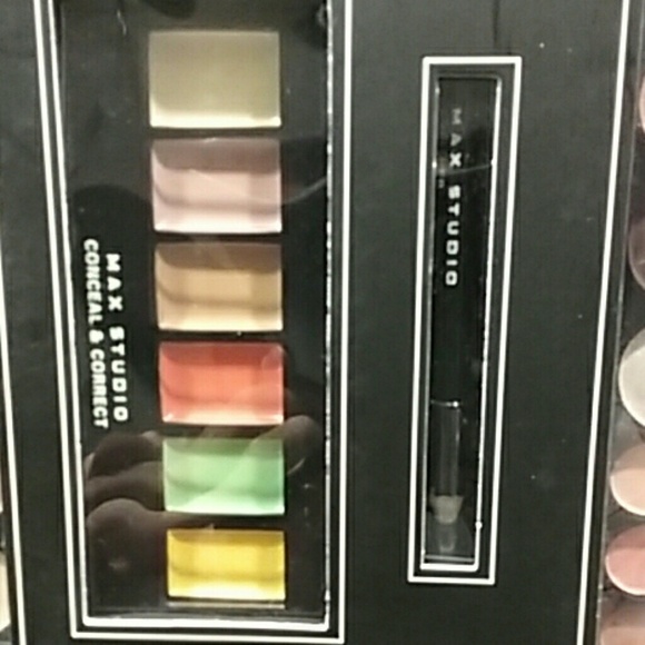 MAX STUDIO day and night makeup collection - Picture 2 of 4