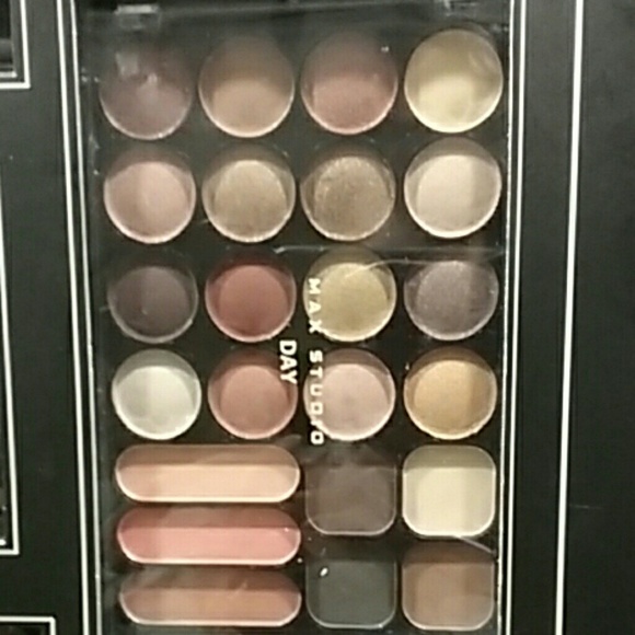 MAX STUDIO day and night makeup collection - Picture 3 of 4