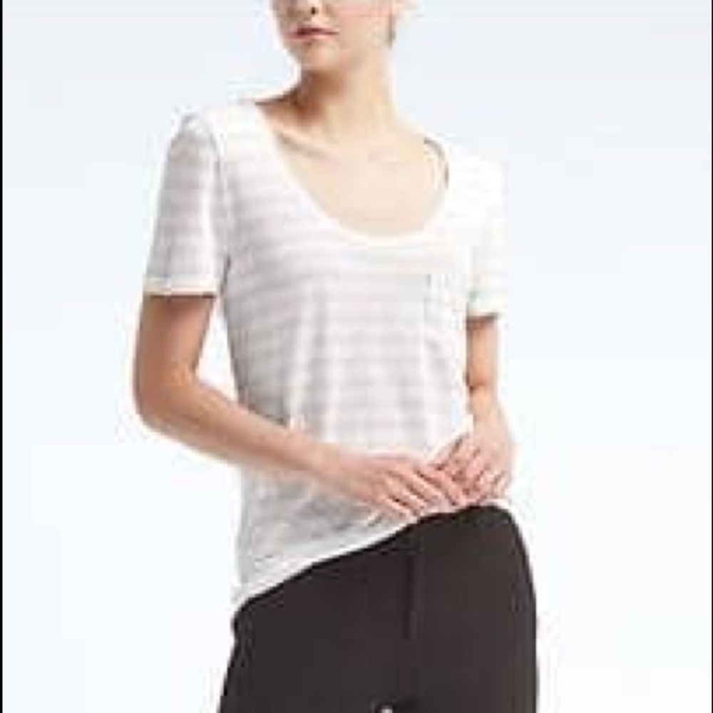 BR current in-store summer T