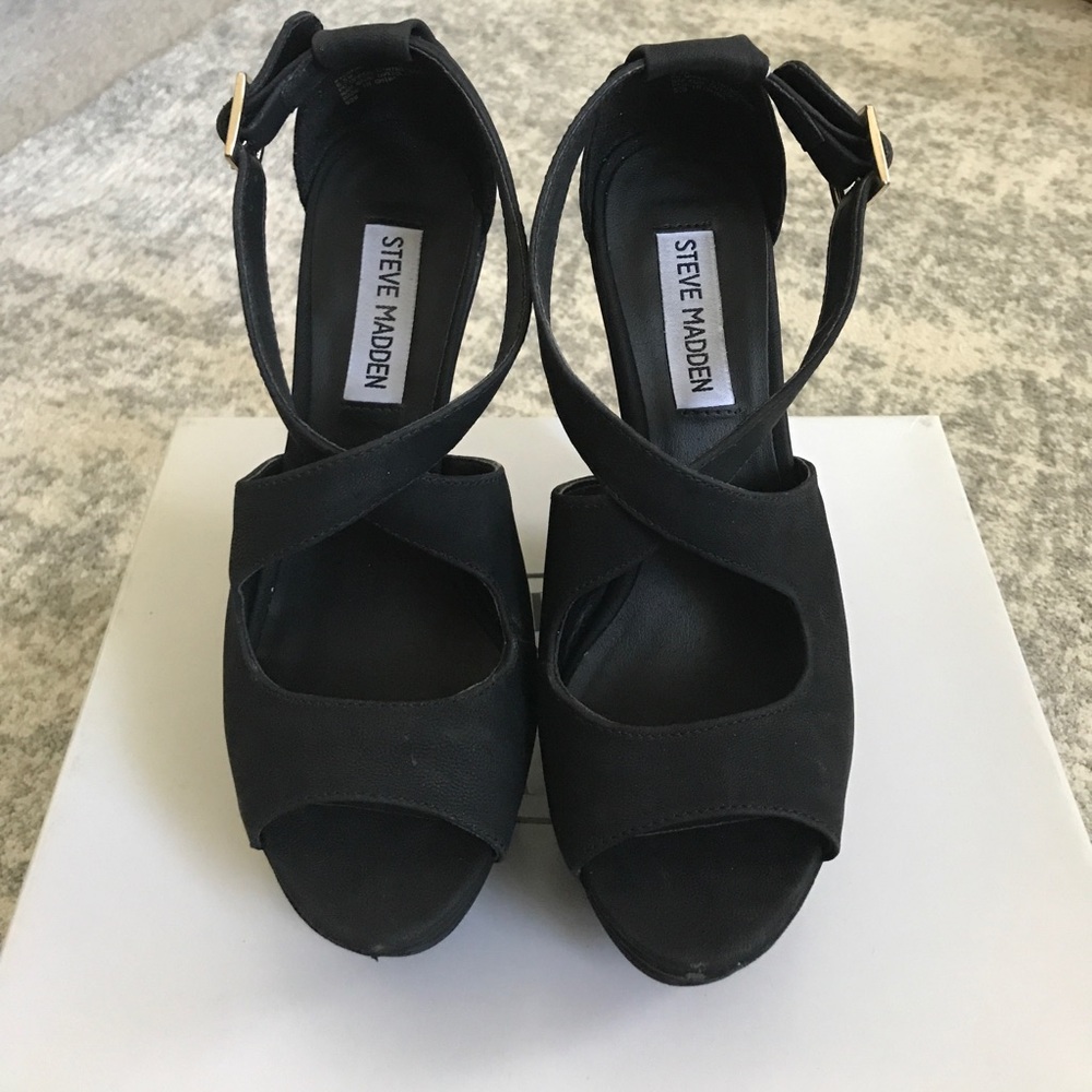 Steve Madden Black Xternal Wedges